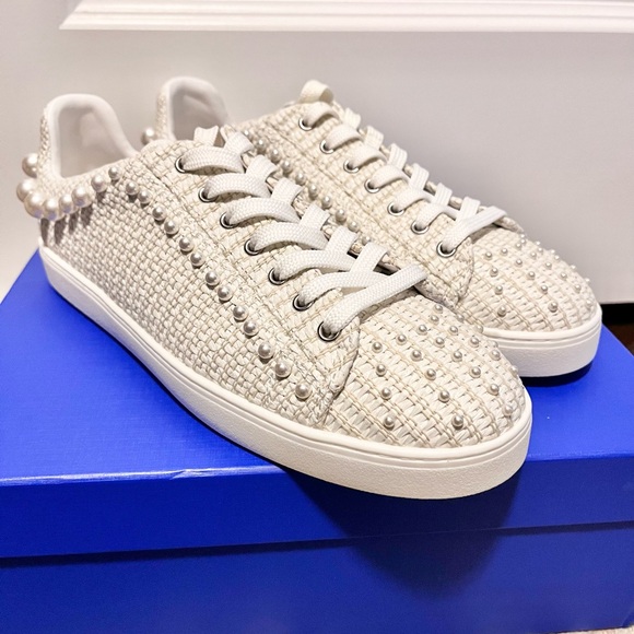 ✨RARE ✨NIB Stuart Weitzman Goldie Raffia Studded Sneakers - Picture 1 of 6